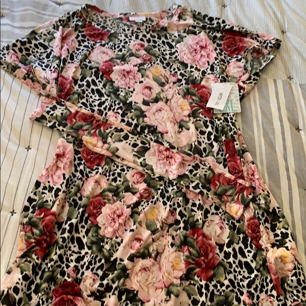 Lularoe Mitzi Tunic Leopard /Roses 2XL NWT